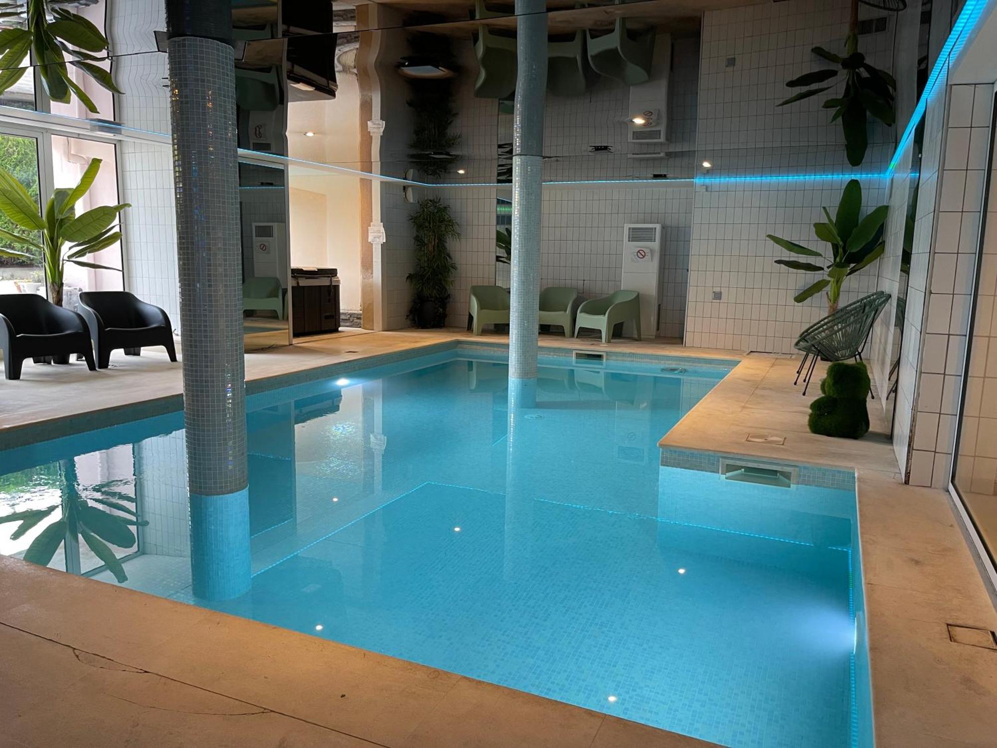 The Originals Boutique, Hotel Du Pont Roupt, Mende Bagian luar foto